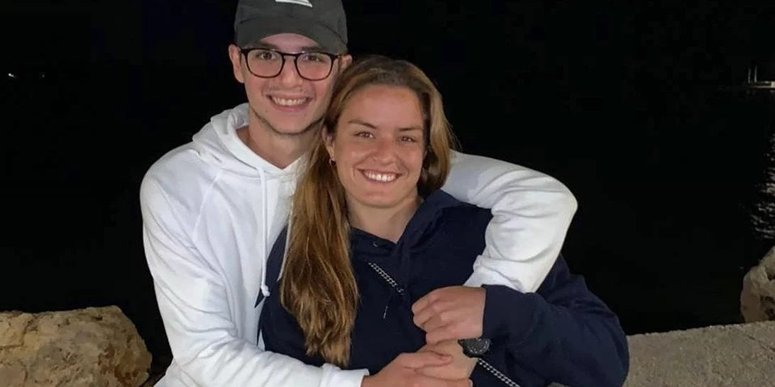 Η Μαρία Σάκκαρη καμάρωσε τον Κωνσταντίνο Μητσοτάκη στην ορκωμοσία του | "Απίστευτα υπερήφανη"