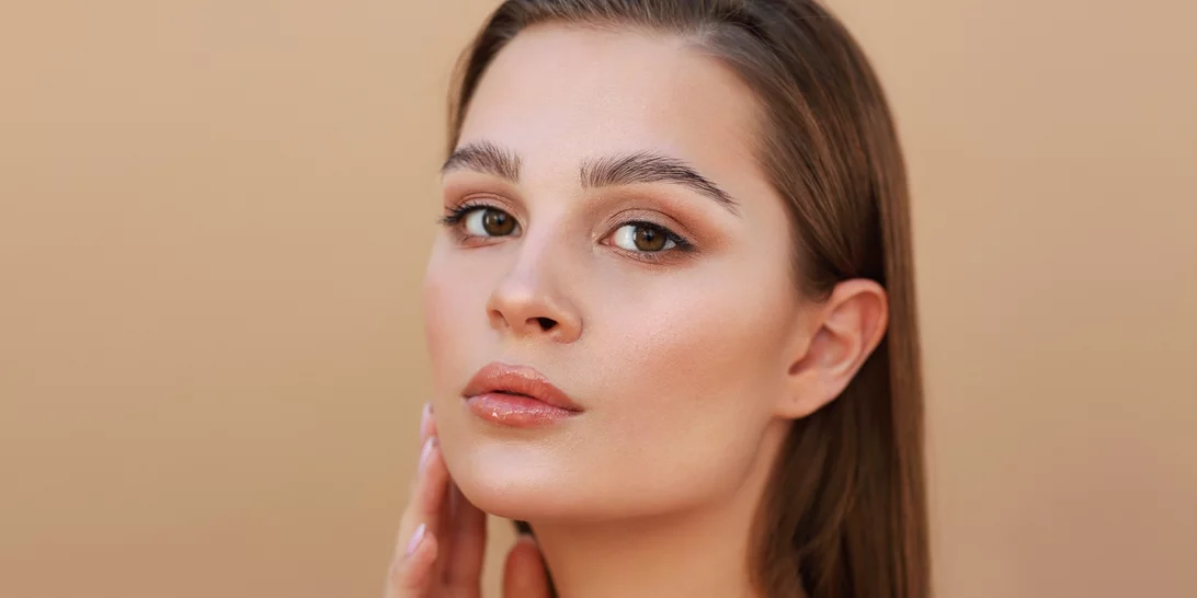 Η νέα κρέμα ματιών που δονείται και χαρίζει εφέ λίφτινγκ στο βλέμμα