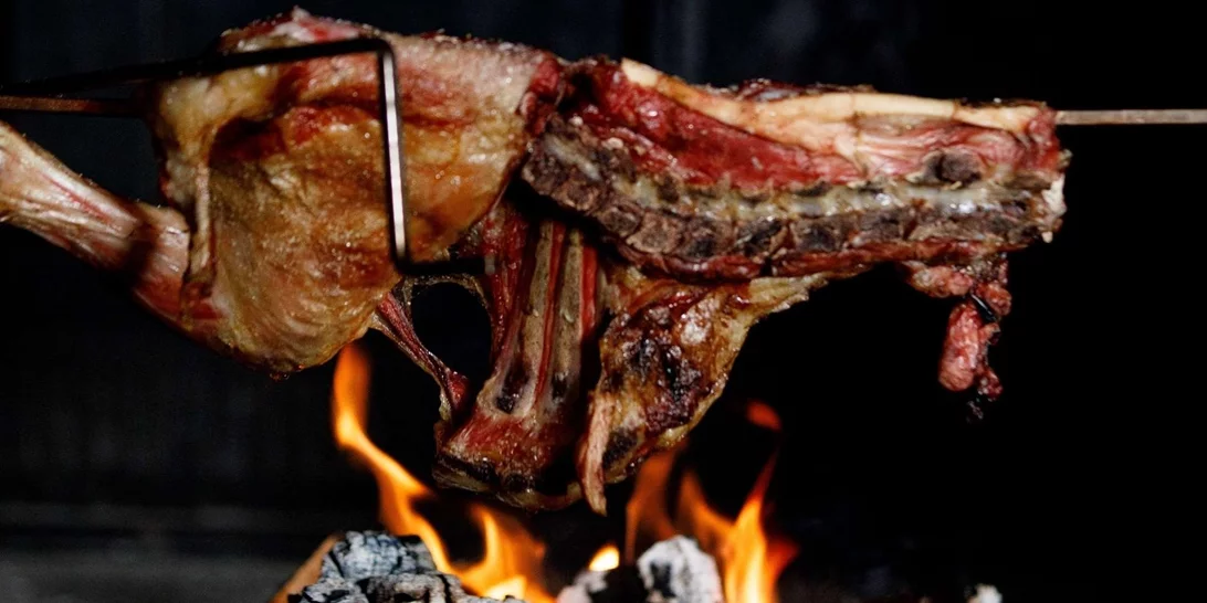 Τσικνοπέμπτη | Πώς να ψήσεις, το σωστό κρασί και πού να πας αν βγεις