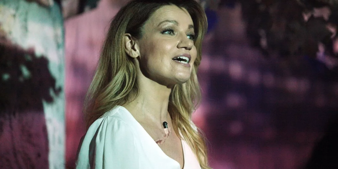 Η Παναγιώτα Βλαντή με το κούρεμα που κρύβει χρόνια από το πρόσωπο