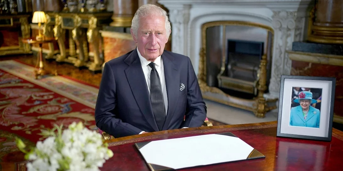 Αφεντικό από την κόλαση ο βασιλιάς Κάρολος | Τηλεφωνεί τα μεσάνυχτα στους υπαλλήλους του, τους "βασανίζει"