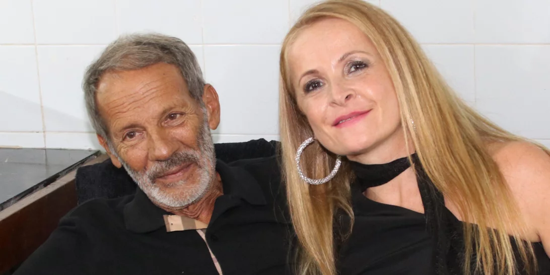 Σταύρος Ξαρχάκος - Ηρώ Σαΐα | Φωτογραφίες από το οικογενειακό τους σπίτι στα Εξάρχεια