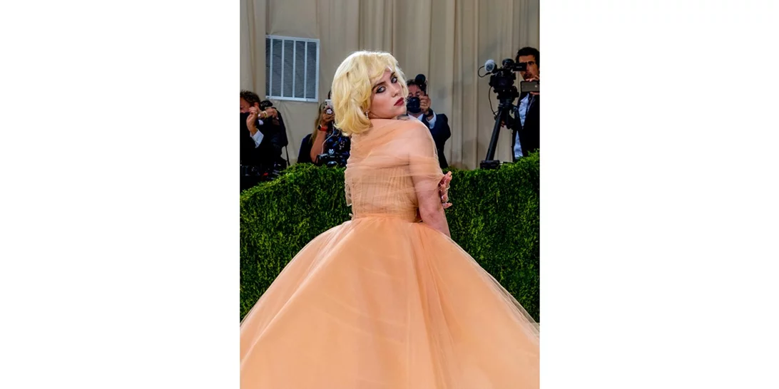 Billie Eilish | Ο όρος που έθεσε στον οίκο Oscar de la Renta για να φορέσει δημιουργία του στο Met Gala