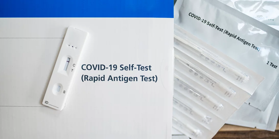 Κορονοϊός | Υποχρεωτικά self test για εργαζόμενους σε λιανεμπόριο, σούπερ μάρκετ, μέσα μεταφοράς, εστίαση και κομμωτήρια