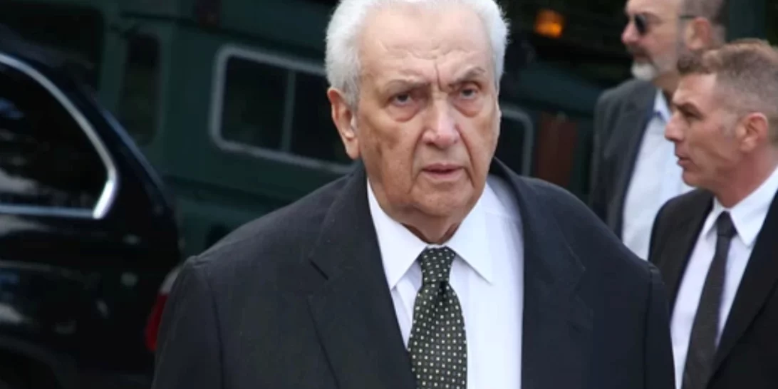 Σπάνια φωτό | Ο Δημήτρης Κοντομηνάς με τη δεύτερη σύζυγό του και τον Bill Clinton στην Ουάσινγκτον