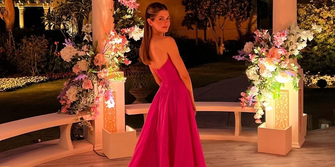 Η Αμαλία Κωστοπούλου μοιάζει με top model | Η εμφάνιση με μαύρο lingerie φόρεμα