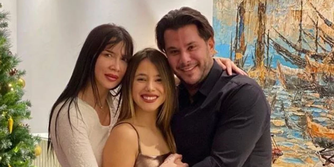 Παολίνα Ζογλοπίτη | Οι φωτογραφίες με το νέο λουκ της κατάξανθης πλέον κόρης της Πάολα