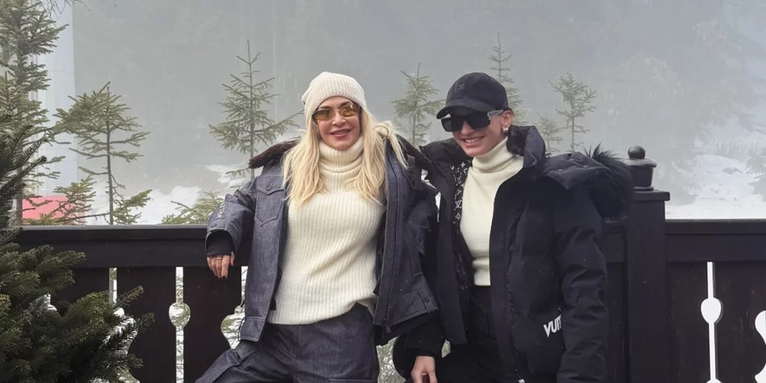 Δήμητρα Κούστα & Άννα Βίσση | Με ταιριαστό εκδρομικό look σε πολυτελές χειμερινό θέρετρο των Άλπεων