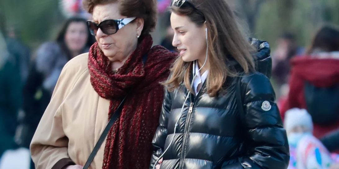 Μαρία Βοσκοπούλου | Βόλτα στο κέντρο της Αθήνας με τη γιαγιά της, Μαρία Γκερέκου