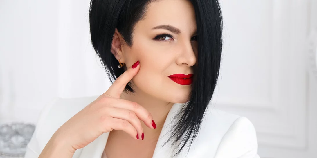 Η "βασίλισσα" της ονυχοπλαστικής | Πώς κατάφερε να γίνει viral και να φτιάξει το brand της με τέλεια επαγγελματικά προϊόντα