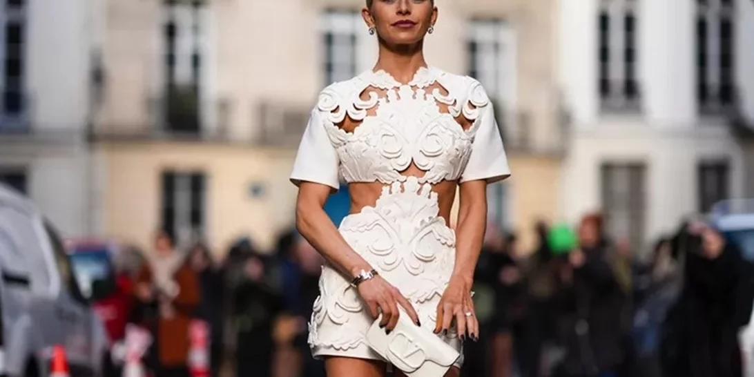 5 λαμπερά ξηρά έλαια σώματος για το shimmery look που ταιριάζει στο καλοκαίρι