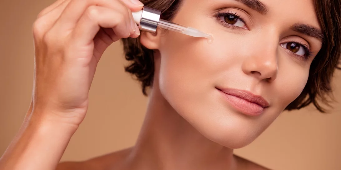 3 πολυτελείς οροί που "σβήνουν" μια δεκαετία από το πρόσωπο