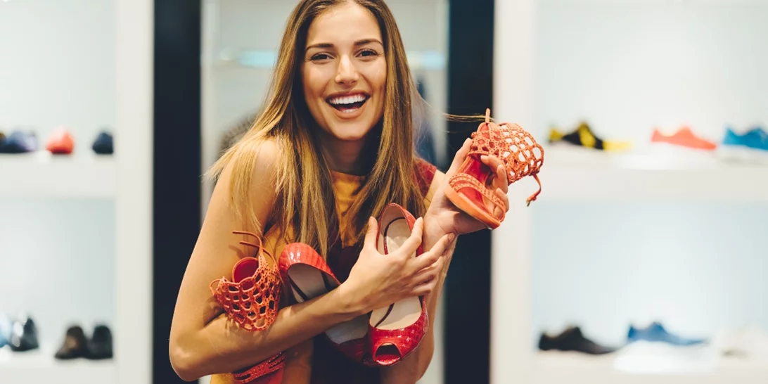 Ποια παπούτσια ταιριάζουν με τα καλοκαιρινά σορτς σας