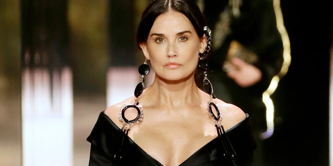 Η Demi Moore σε ατελιέ Ελλήνων σχεδιαστών