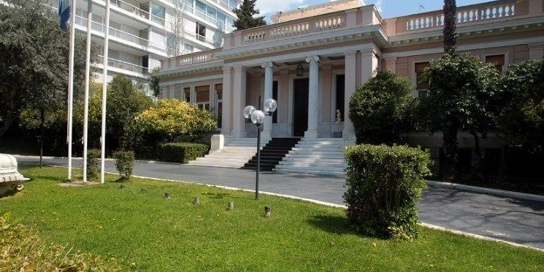 Μαξίμου για την επίθεση στα γραφεία της Zeus+Dione | Ήρθε η ώρα να αναλάβουν όλοι τις ευθύνες τους