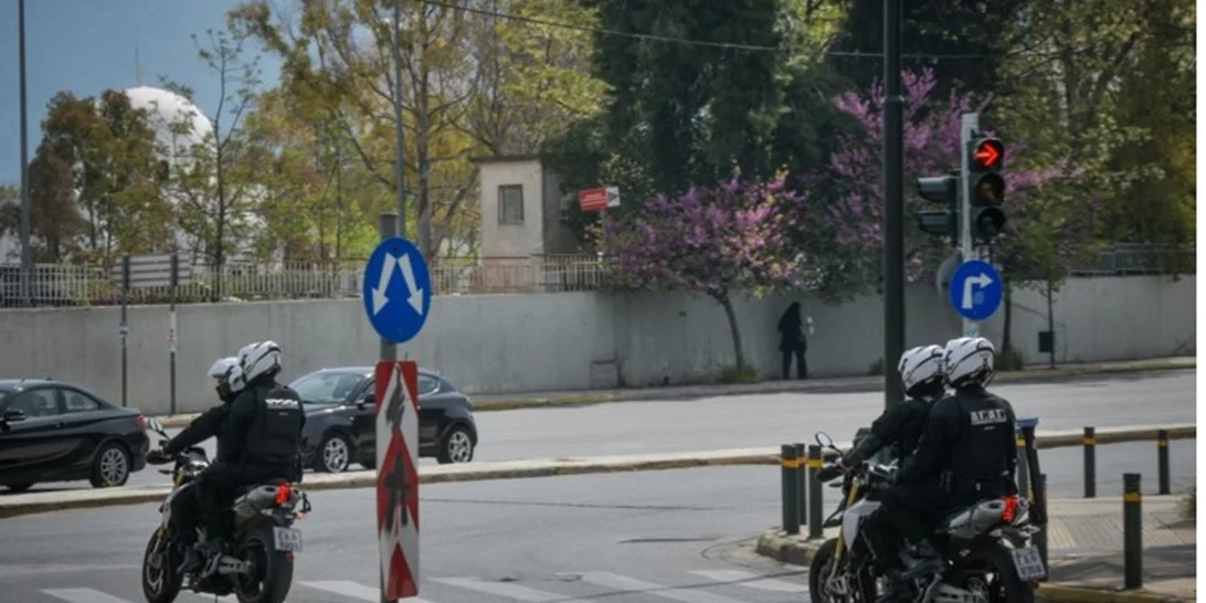 Περιστέρι | Αγώνας δρόμου διευθυντή σχολείου και αστυνομικών για να μεταφέρουν μαθήτρια στο νοσοκομείο