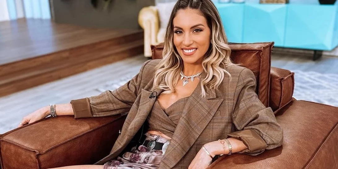 Η Αθηνά Οικονομάκου με το πιο girly και παιχνιδιάρικο χτένισμα που είδαμε τελευταία