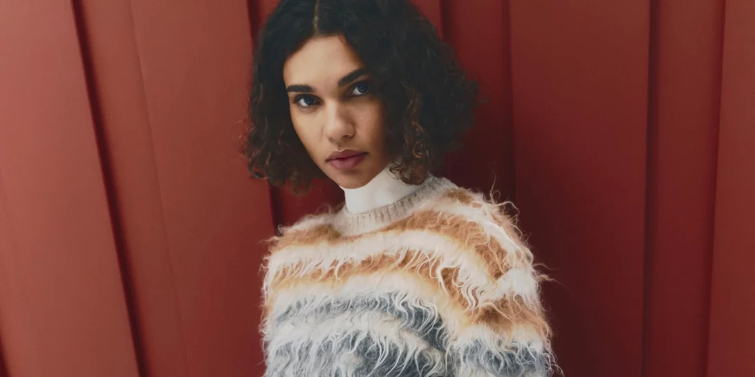 Το ριγέ πουλόβερ από την Marks&Spencer που θα σε βοηθήσει να κάνεις layering με σύγχρονο τρόπο