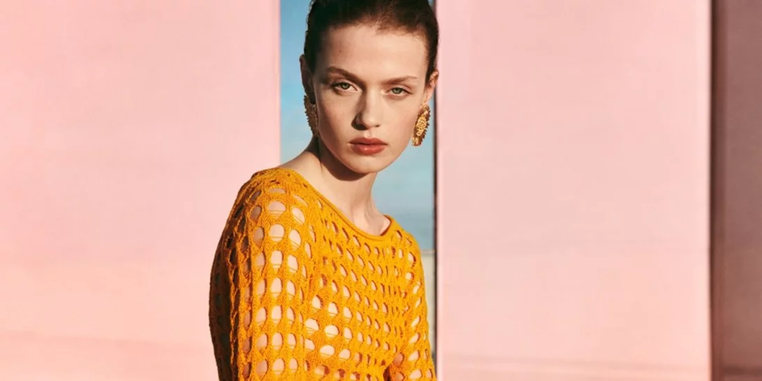 5 crochet φορέματα με έκπτωση από τη Mango που θα σε αναδείξουν ως την πιο καλοντυμένη στην παραλία
