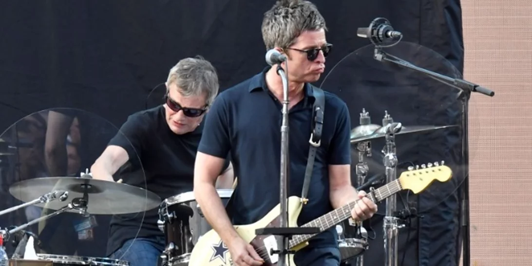 Επανέκδοση του "Definitely Maybe" των Oasis για την 30η επέτειό του