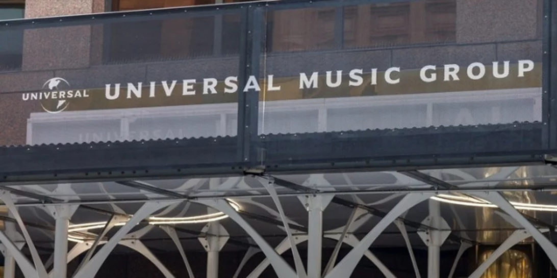 FT | Universal και Warner βρίσκονται κοντά στην επίτευξη συμφωνιών για την τεχνητή νοημοσύνη