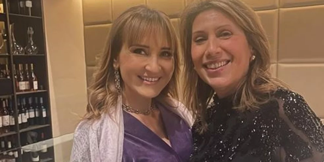 "Κι εκεί που λες όχι άλλη γαλοπούλα έρχεται η μανούλα" | Η Μάρα Ζαχαρέα στο εορταστικό γεύμα της μητέρας της