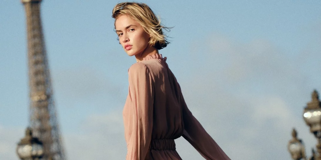 Οι μπορντό μπότες από τη Zara που έχουν γίνει viral στο TikTok | Πώς θα τις φορέσεις