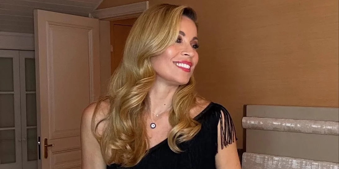 Η Μαριέττα Χρουσαλά φέρνει το καλοκαίρι | Ποζάρει με μαγιό στη Σαντορίνη