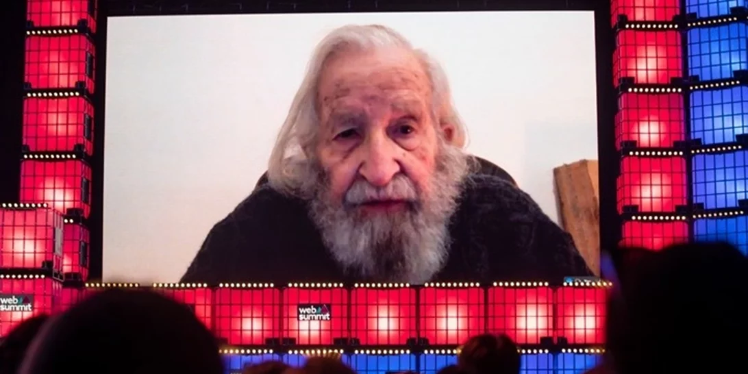 Εξιτήριο από νοσοκομείο της Βραζιλίας πήρε ο Noam Chomsky - Κυκλοφορούσαν στο διαδίκτυο φήμες πως πέθανε