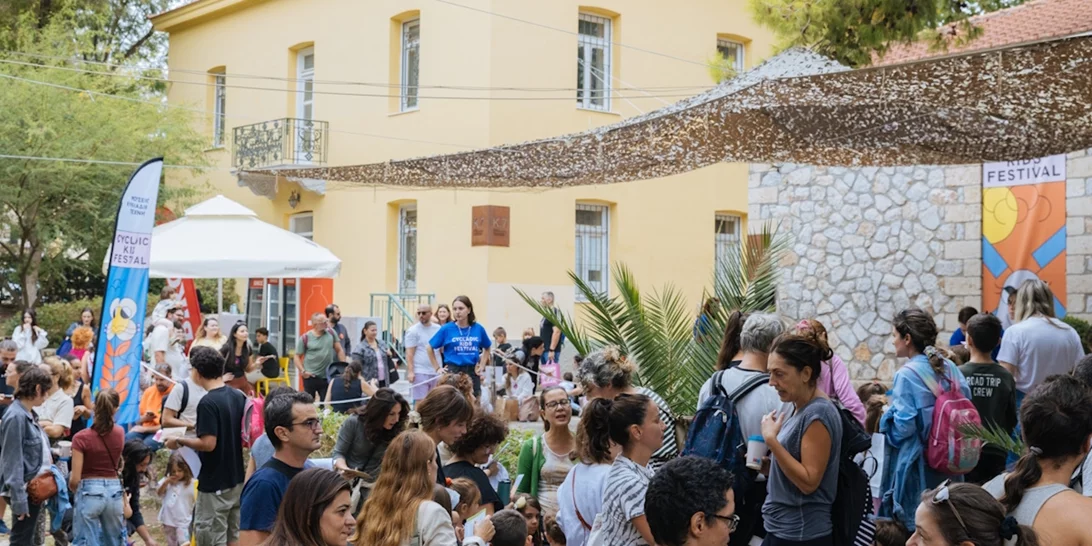 Μικροί καλλιτέχνες, μεγάλα μηνύματα | Πώς 10.000 παιδιά "ζωγράφισαν" παρέα με το φυσικό μεταλλικό νερό ΒΙΚΟΣ