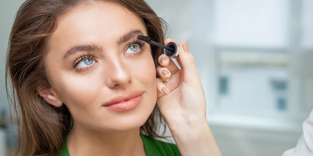 Το μυστικό των makeup artists για εντυπωσιακές βλεφαρίδες που ελάχιστοι γνωρίζουν