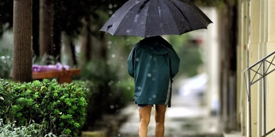 Πέφτει η θερμοκρασία από σήμερα - Πού θα εκδηλωθούν βροχές και καταιγίδες