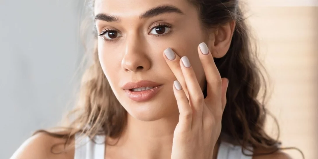 Τα καλύτερα αντηλιακά με χρώμα που θα αντικαταστήσουν το foundation αυτό το καλοκαίρι