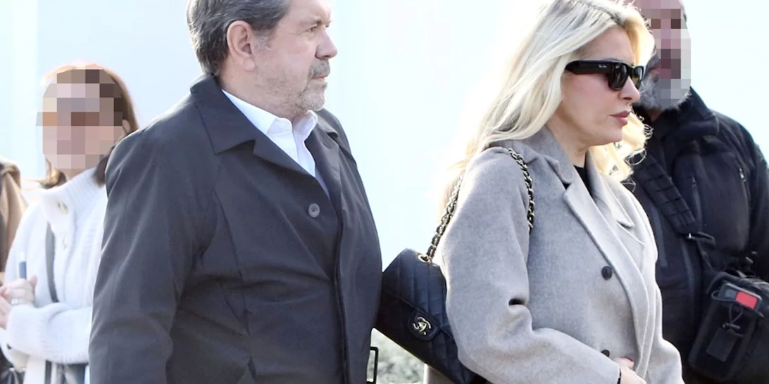 Ελένη Μενεγάκη & Γιάννης Λάτσιος | Μαζί στο τελευταίο αντίο στον Γιώργο Παπαδάκη