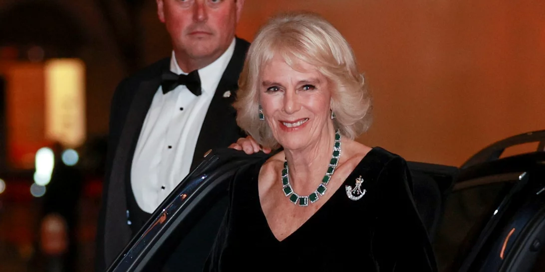 Ο βρετανικός Τύπος χαιρετίζει τη μέλλουσα "βασίλισσα Καμίλα"