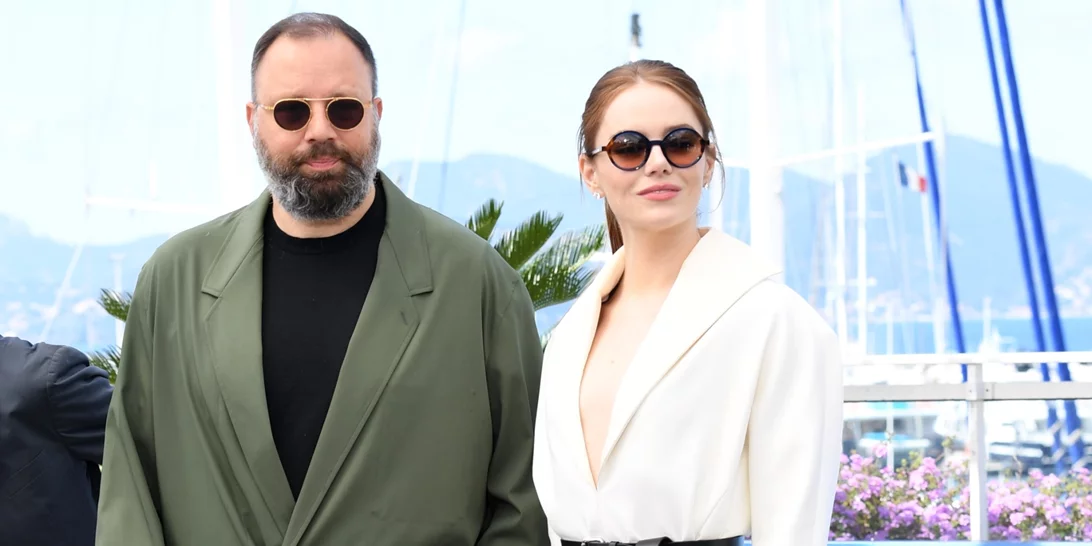 Ο Γιώργος Λάνθιμος είναι "η μούσα μου" και όχι το αντίστροφο, δηλώνει η Emma Stone στις Κάννες