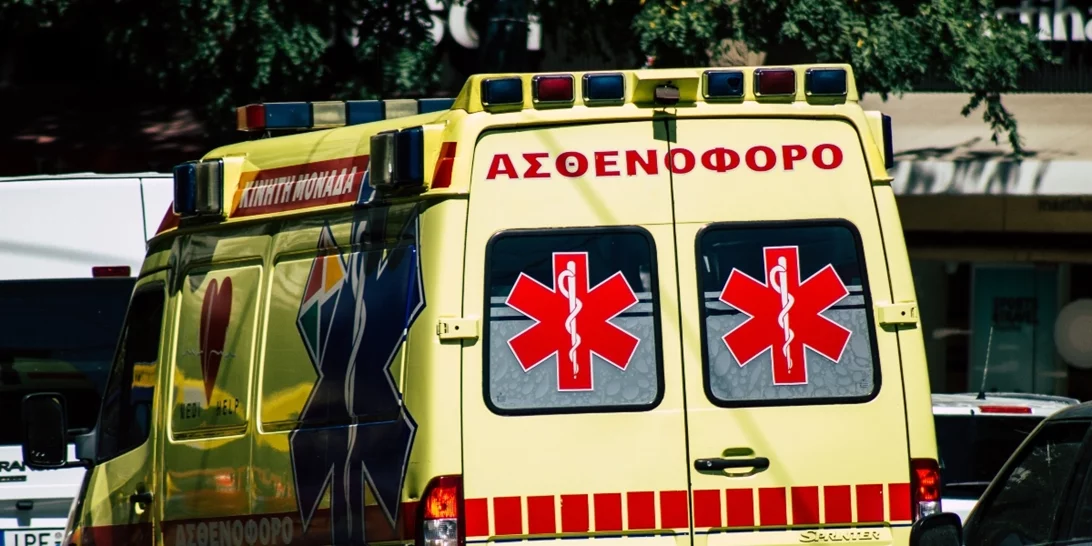 Εργατικό ατύχημα στο Παγκράτι | Τρεις εργαζόμενοι πολυκαταστήματος τραυματίστηκαν μέσα σε ασανσέρ