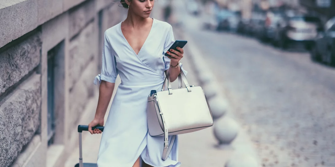 Eτοιμάζεις βαλίτσα για τριήμερο; Τα 7 beauty προϊόντα που δεν πρέπει με τίποτα να λείπουν απ' το νεσεσέρ σου