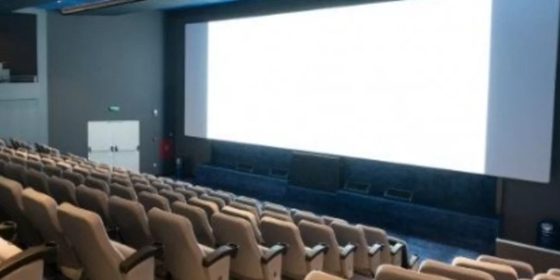 Ομάδα σκηνοθετών και ηθοποιών σώζει από "λουκέτο"ι ιστορικό κινηματογράφο του Βανκούβερ