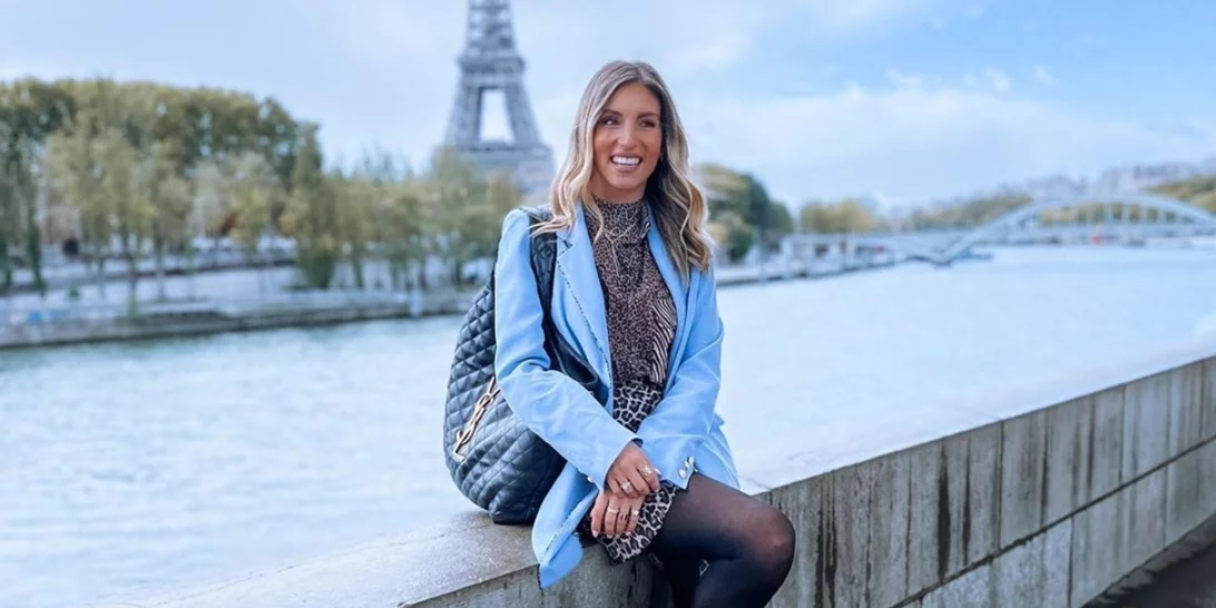 Η Αθηνά Οικονομάκου ταξίδεψε στο Παρίσι και δημιούργησε τα πιο parisian chic σύνολα