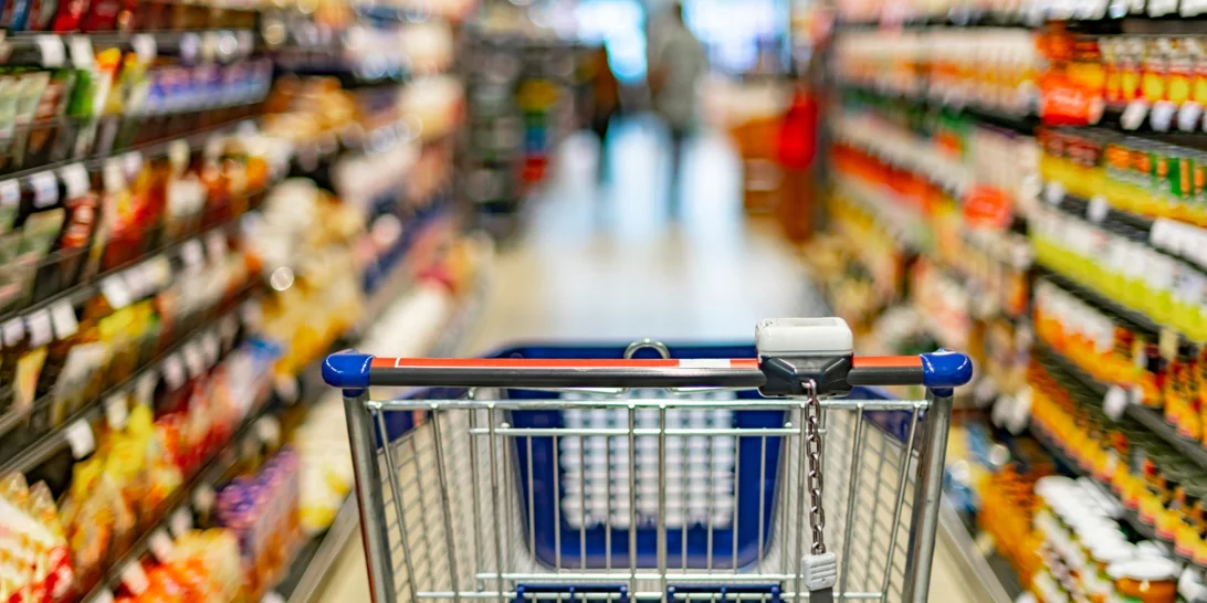 Στα ράφια του σούπερ μάρκετ όλο και περισσότερα προϊόντα με "Μόνιμη Μείωση Τιμής"