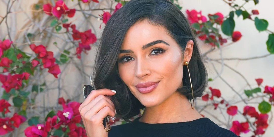 10 καλοκαιρινά χτενίσματα που ταιριάζουν τέλεια σε κοντά μαλλιά