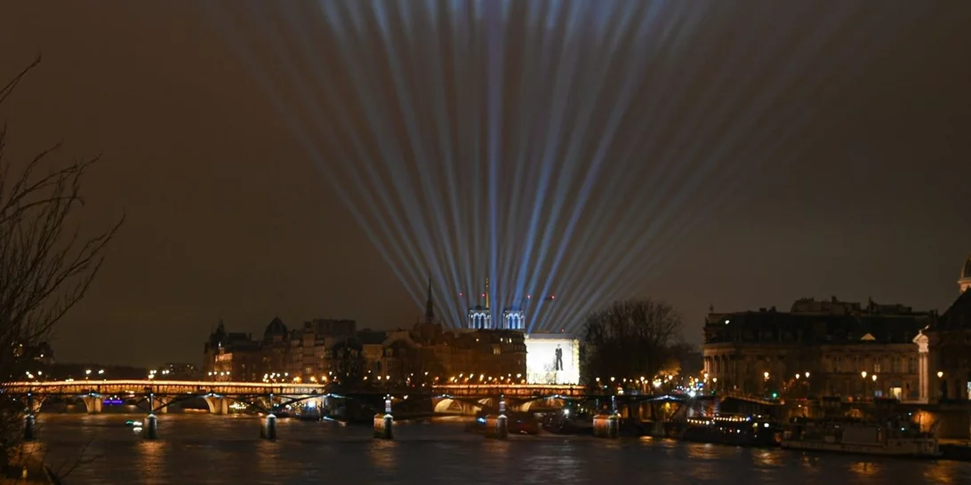 Παναγία των Παρισίων | Celebrities, royals και πολιτικοί αρχηγοί στην τελετή για την επαναλειτουργία της