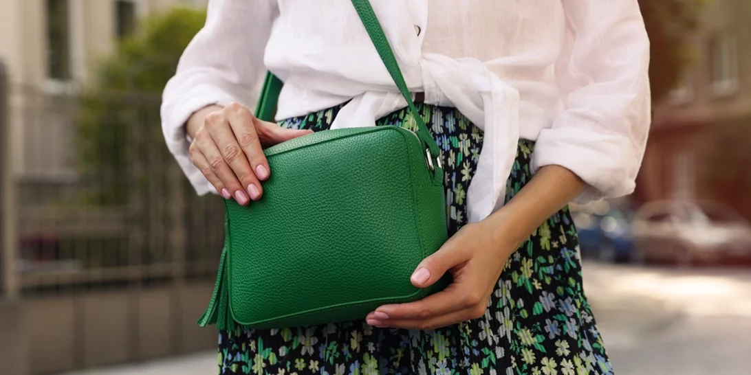 Μπήκε ο Ιούλιος | 10 καλοκαιρινά μανικιούρ και πεντικιούρ για να βρεις τι θα κάνεις αυτόν το μήνα στα νύχια σου