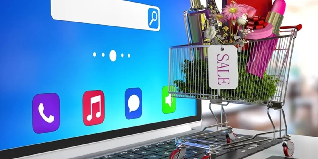 Έλληνες e-shoppers | Πόσα ξοδεύουν για ρούχα, παπούτσια και αξεσουάρ;