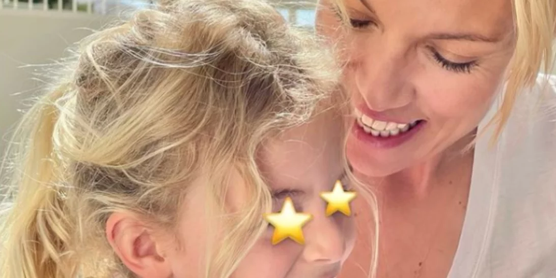 Μπιάνκα Κρασσά | Η κατάξανθη κόρη της Βίκυς Καγιά είναι στιλάτη από κούνια (pics)