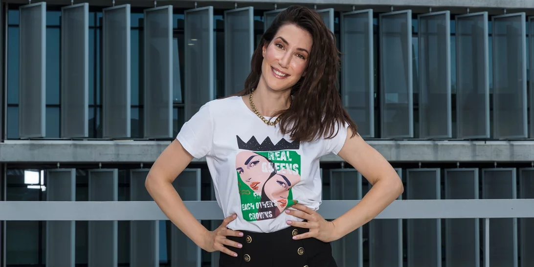 BE SHERO | Η Χριστίνα Φλαμπούρη φορά τη νέα limited συλλογή της Answear.LAB και μιλά για τις γυναίκες που την εμπνέουν