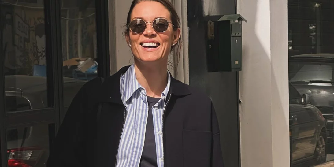 Το dress code είναι "casual look με κοντή φούστα" και η Βίκυ Καγιά προτείνει πως να το πετύχεις