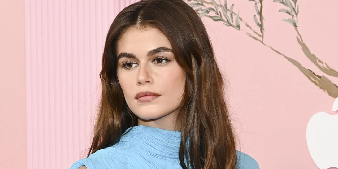 Liquid Brunette | Το ανατρεπτικό χρώμα μαλλιών που υιοθετούν οι πιο κομψές γυναίκες τώρα