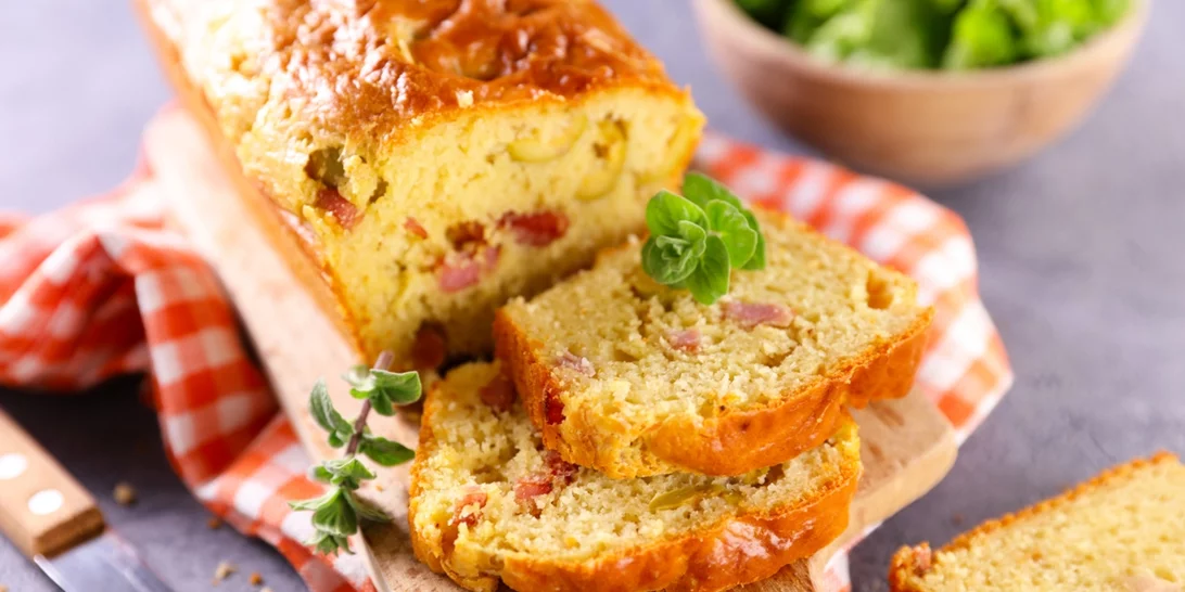 Έχεις δοκιμάσει αλμυρό κέικ με γιαούρτι; Η πιο εύκολη συνταγή από τον Άκη Πετρετζίκη